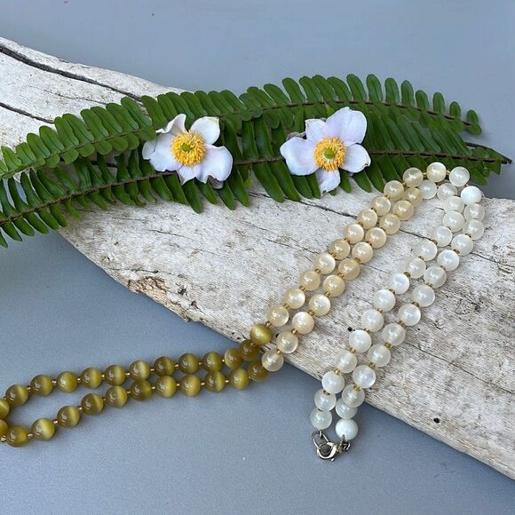 BANANA REPUBIC OMBRE STYLE BEAD NECKLACE. - Picture 1 of 6